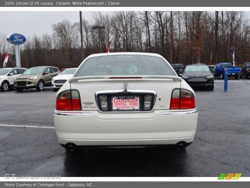 Ceramic White Pearlescent / Camel 2005 Lincoln LS V6 Luxury