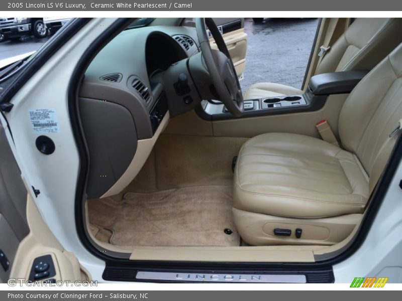 Ceramic White Pearlescent / Camel 2005 Lincoln LS V6 Luxury