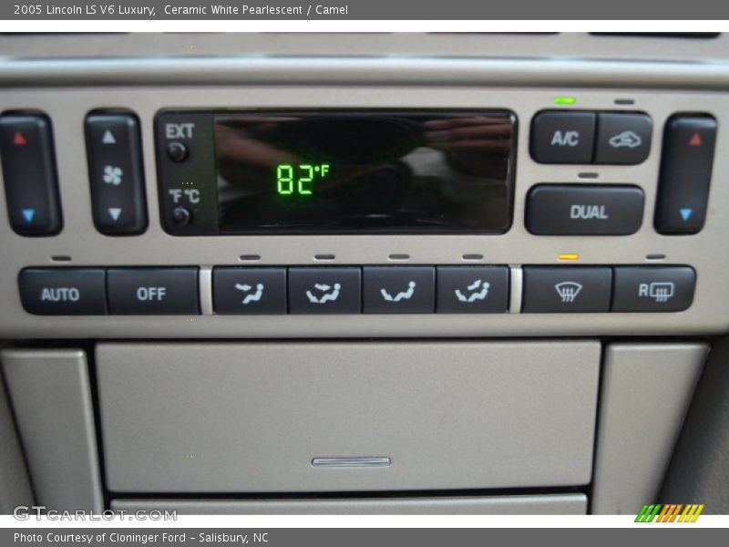 Ceramic White Pearlescent / Camel 2005 Lincoln LS V6 Luxury