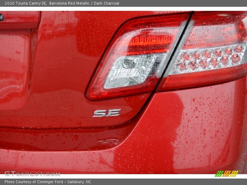 Barcelona Red Metallic / Dark Charcoal 2010 Toyota Camry SE
