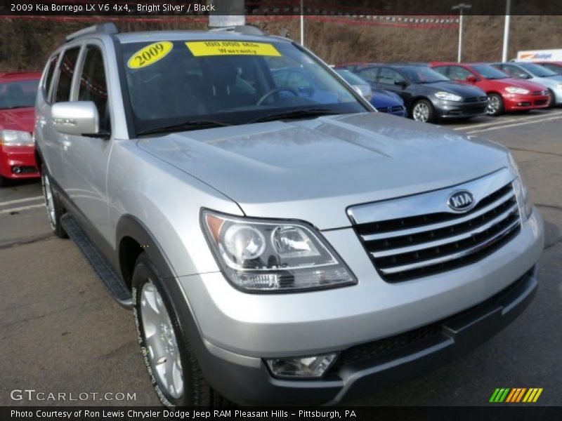 Bright Silver / Black 2009 Kia Borrego LX V6 4x4