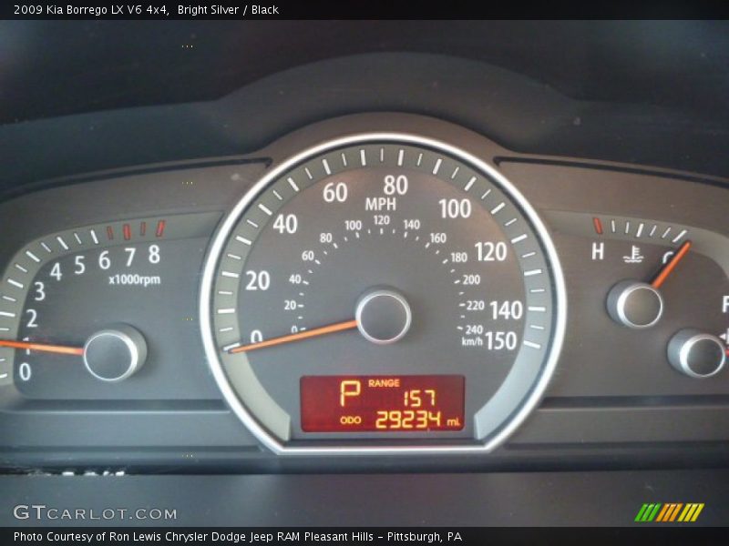 Bright Silver / Black 2009 Kia Borrego LX V6 4x4