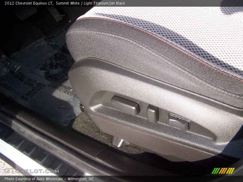 Summit White / Light Titanium/Jet Black 2012 Chevrolet Equinox LT