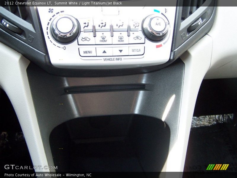 Summit White / Light Titanium/Jet Black 2012 Chevrolet Equinox LT