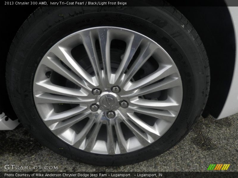 Ivory Tri-Coat Pearl / Black/Light Frost Beige 2013 Chrysler 300 AWD
