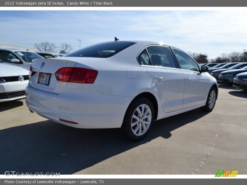 Candy White / Titan Black 2013 Volkswagen Jetta SE Sedan