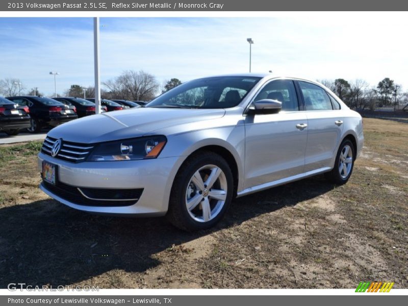 Reflex Silver Metallic / Moonrock Gray 2013 Volkswagen Passat 2.5L SE
