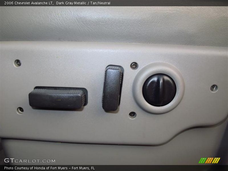 Dark Gray Metallic / Tan/Neutral 2006 Chevrolet Avalanche LT