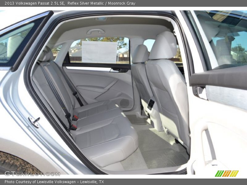 Reflex Silver Metallic / Moonrock Gray 2013 Volkswagen Passat 2.5L SE