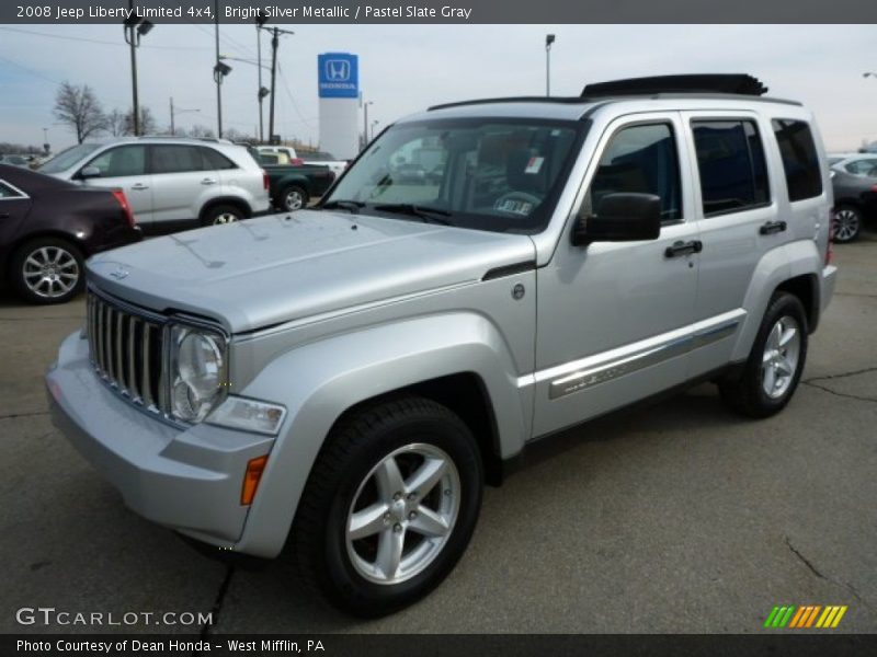 Front 3/4 View of 2008 Liberty Limited 4x4