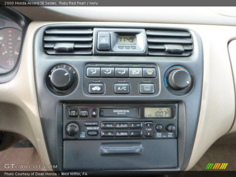Controls of 2000 Accord SE Sedan