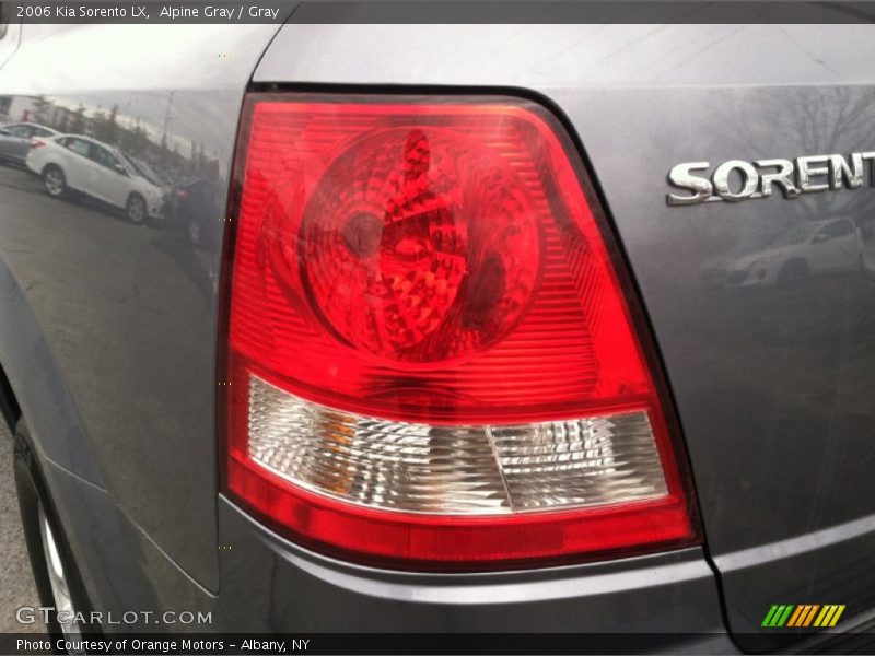 Alpine Gray / Gray 2006 Kia Sorento LX