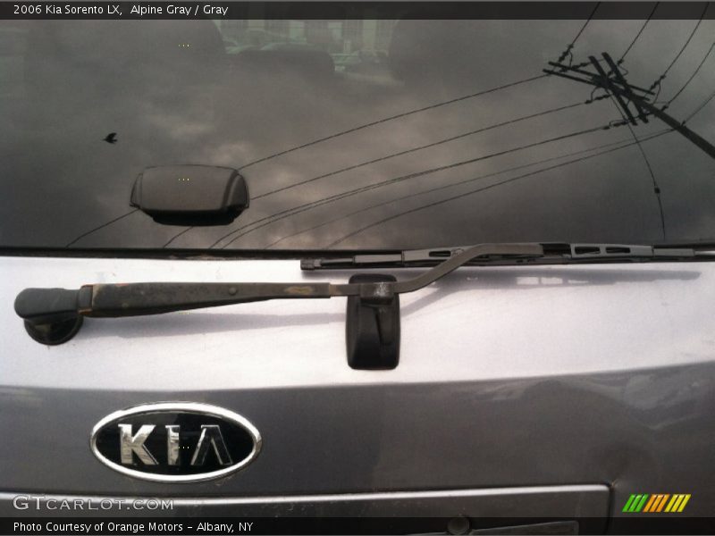 Alpine Gray / Gray 2006 Kia Sorento LX