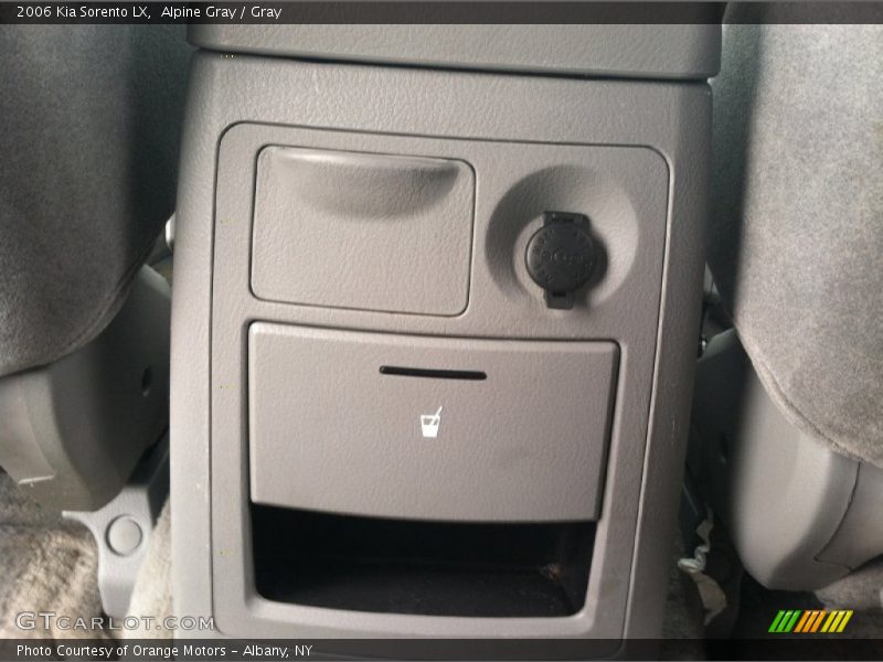 Alpine Gray / Gray 2006 Kia Sorento LX