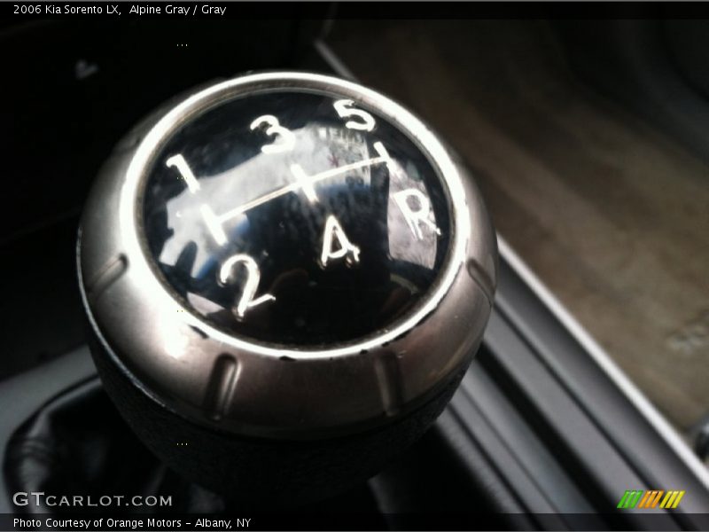 Alpine Gray / Gray 2006 Kia Sorento LX