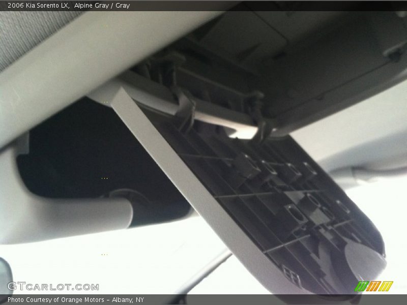 Alpine Gray / Gray 2006 Kia Sorento LX