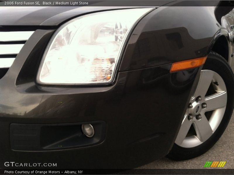 Black / Medium Light Stone 2006 Ford Fusion SE