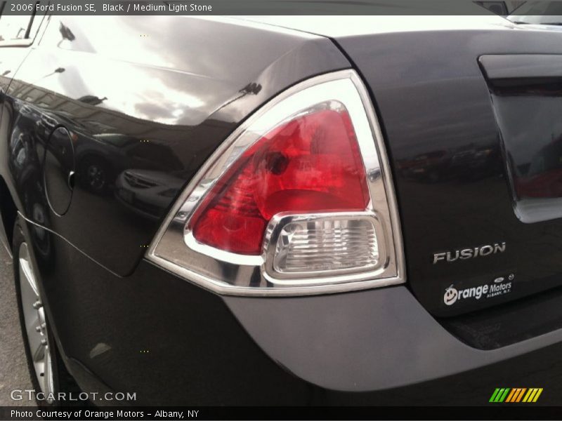 Black / Medium Light Stone 2006 Ford Fusion SE