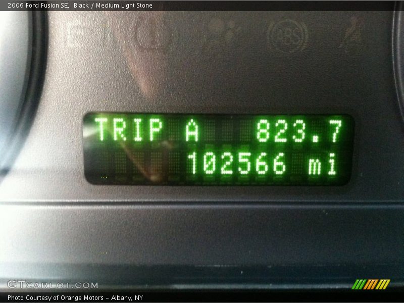 Black / Medium Light Stone 2006 Ford Fusion SE