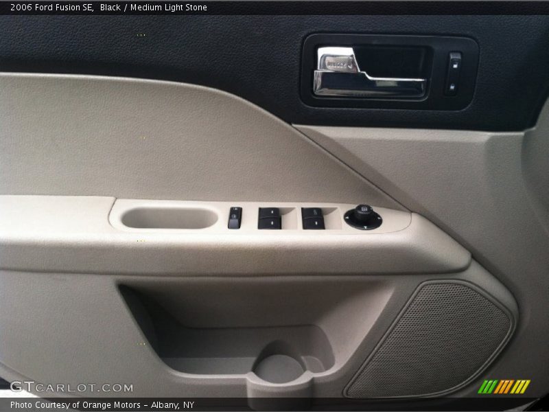 Black / Medium Light Stone 2006 Ford Fusion SE