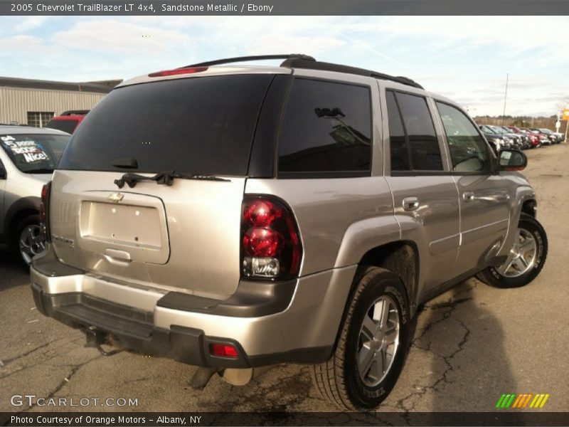Sandstone Metallic / Ebony 2005 Chevrolet TrailBlazer LT 4x4