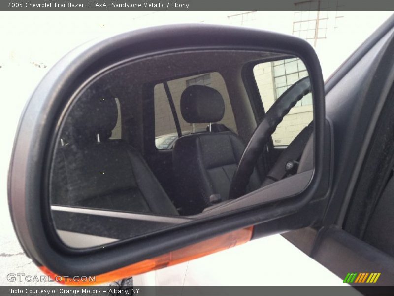 Sandstone Metallic / Ebony 2005 Chevrolet TrailBlazer LT 4x4