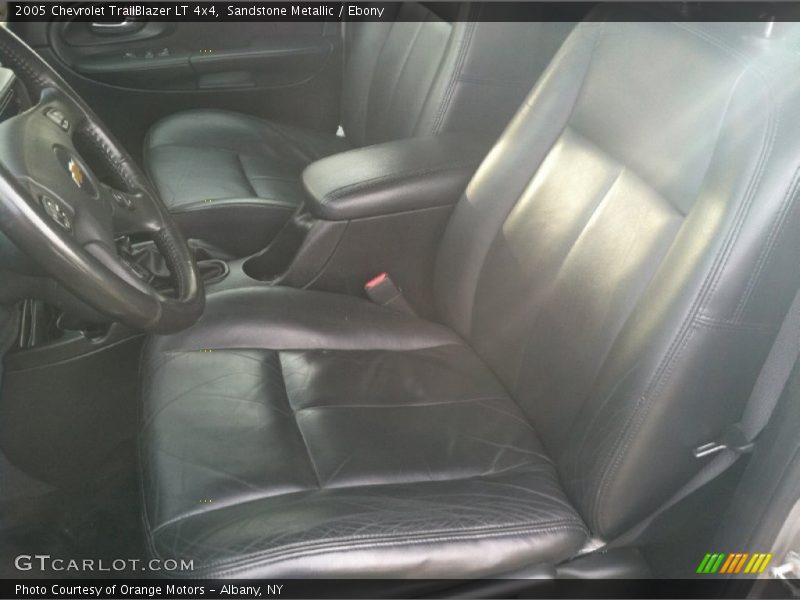 Sandstone Metallic / Ebony 2005 Chevrolet TrailBlazer LT 4x4