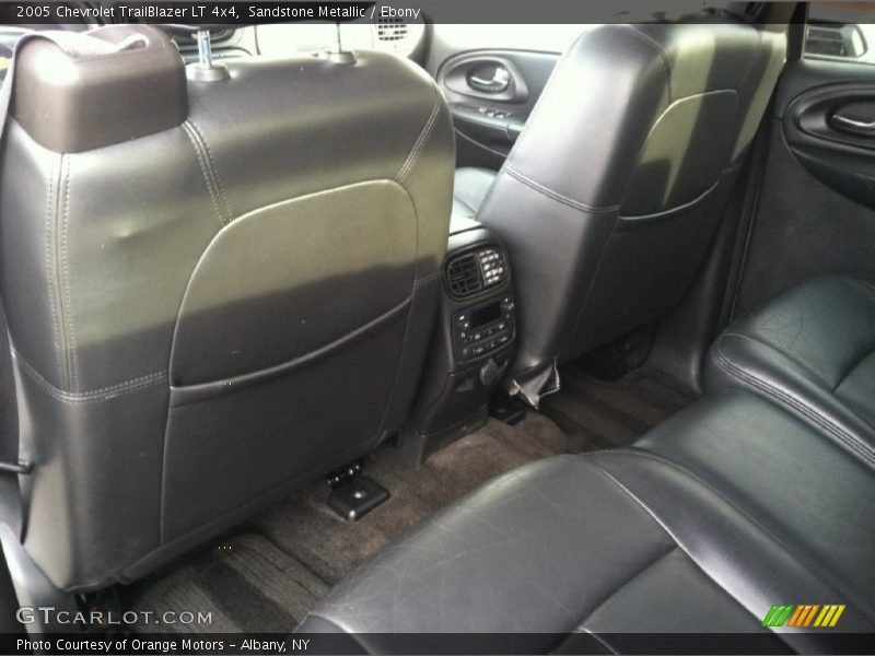 Sandstone Metallic / Ebony 2005 Chevrolet TrailBlazer LT 4x4