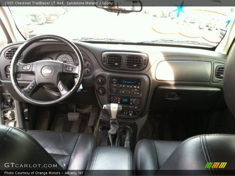 Sandstone Metallic / Ebony 2005 Chevrolet TrailBlazer LT 4x4