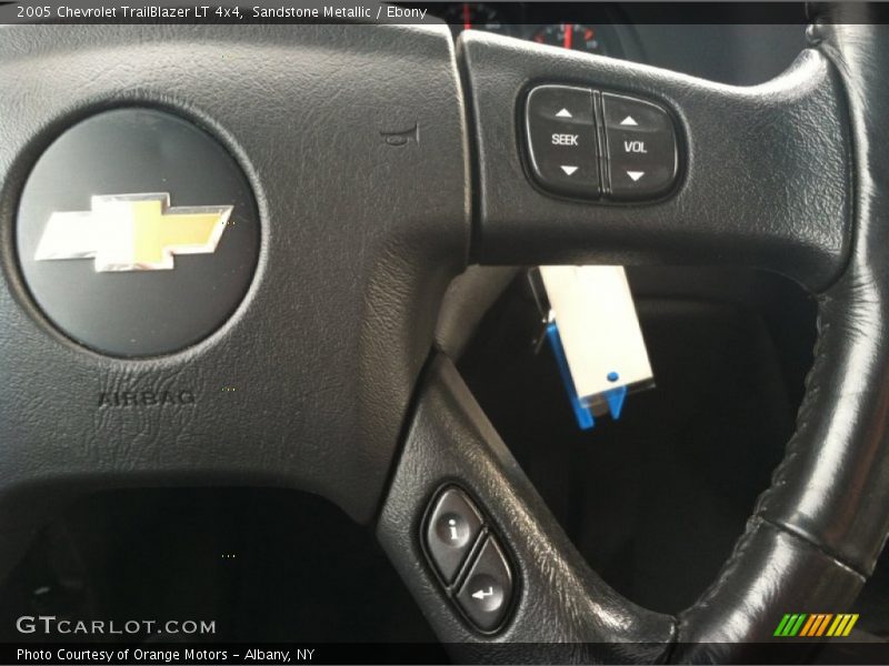 Sandstone Metallic / Ebony 2005 Chevrolet TrailBlazer LT 4x4