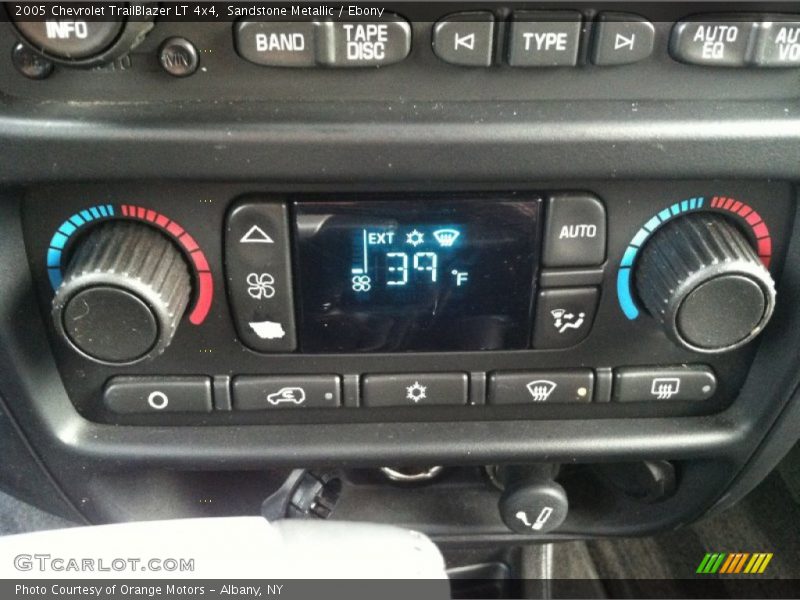Sandstone Metallic / Ebony 2005 Chevrolet TrailBlazer LT 4x4