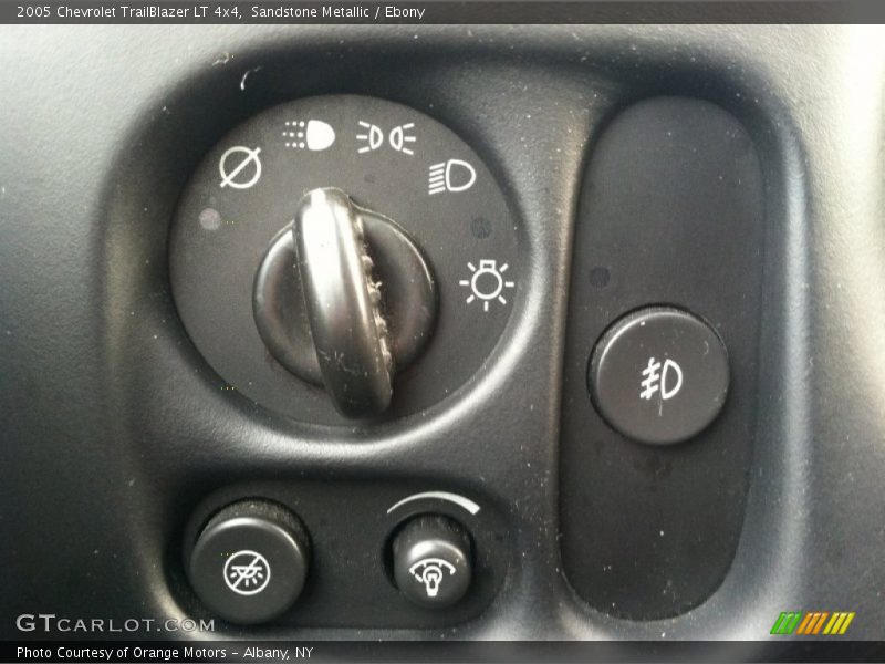 Sandstone Metallic / Ebony 2005 Chevrolet TrailBlazer LT 4x4