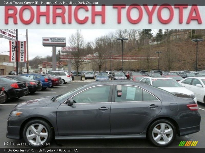 Magnetic Gray Metallic / Dark Charcoal 2010 Toyota Camry SE