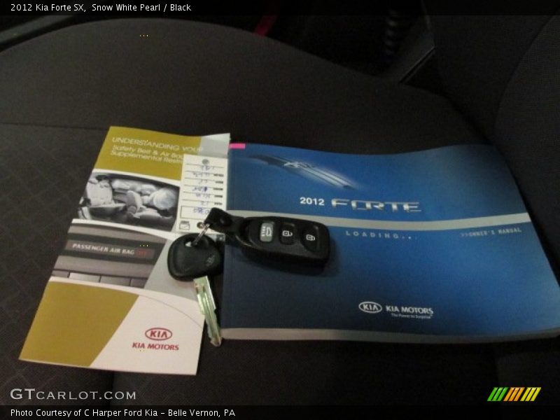 Snow White Pearl / Black 2012 Kia Forte SX