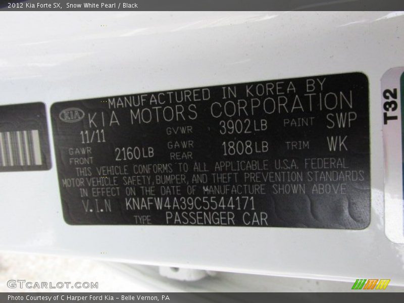 Snow White Pearl / Black 2012 Kia Forte SX