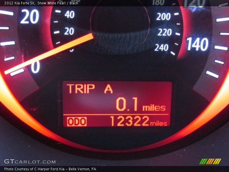 Snow White Pearl / Black 2012 Kia Forte SX