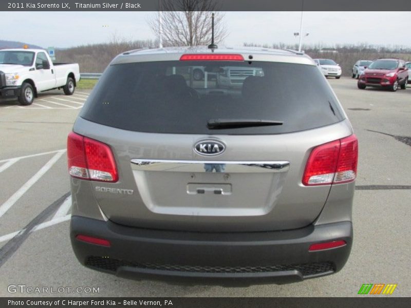 Titanium Silver / Black 2011 Kia Sorento LX