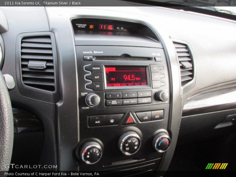 Titanium Silver / Black 2011 Kia Sorento LX