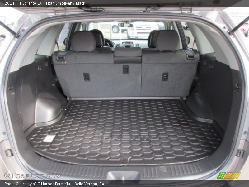 Titanium Silver / Black 2011 Kia Sorento LX