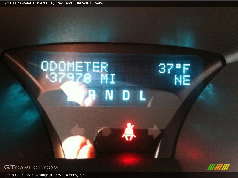 Red Jewel Tintcoat / Ebony 2010 Chevrolet Traverse LT