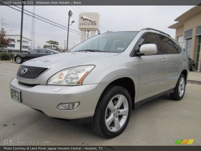 Front 3/4 View of 2005 RX 330