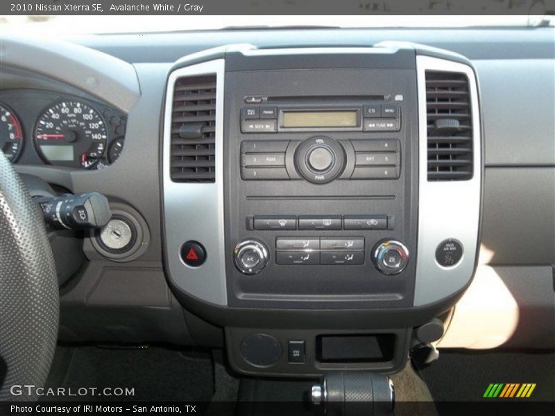 Avalanche White / Gray 2010 Nissan Xterra SE