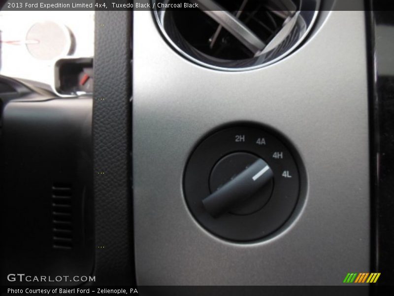 Tuxedo Black / Charcoal Black 2013 Ford Expedition Limited 4x4