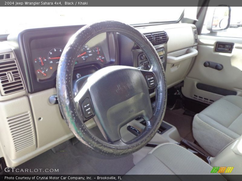 Black / Khaki 2004 Jeep Wrangler Sahara 4x4