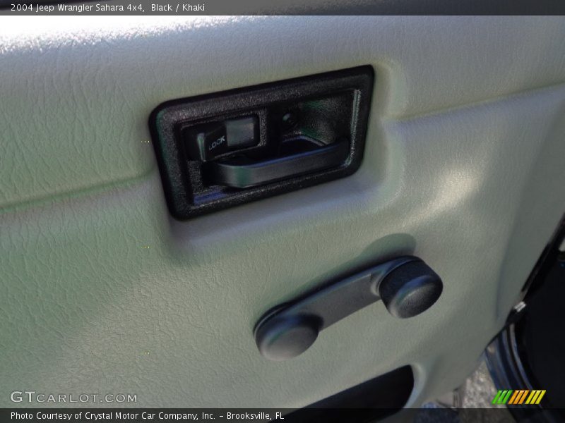 Black / Khaki 2004 Jeep Wrangler Sahara 4x4