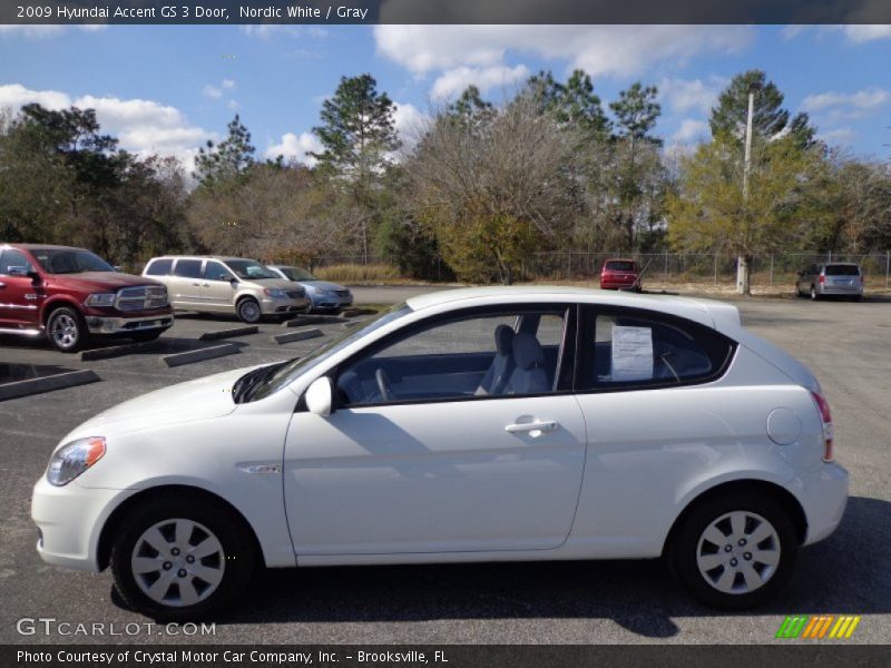 Nordic White / Gray 2009 Hyundai Accent GS 3 Door