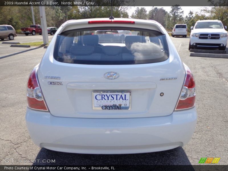 Nordic White / Gray 2009 Hyundai Accent GS 3 Door