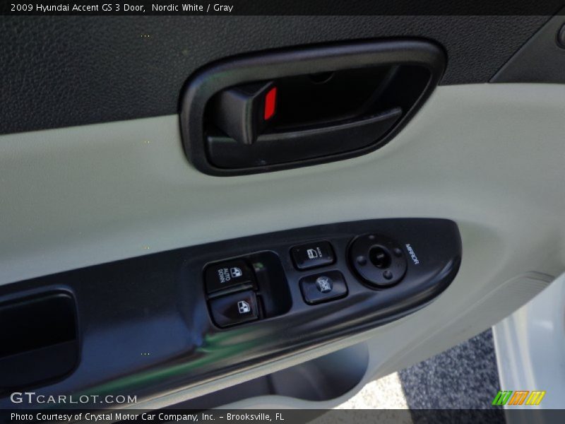 Nordic White / Gray 2009 Hyundai Accent GS 3 Door
