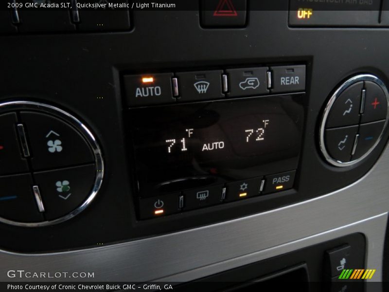 Quicksilver Metallic / Light Titanium 2009 GMC Acadia SLT