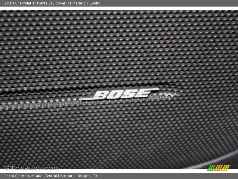 Silver Ice Metallic / Ebony 2010 Chevrolet Traverse LT